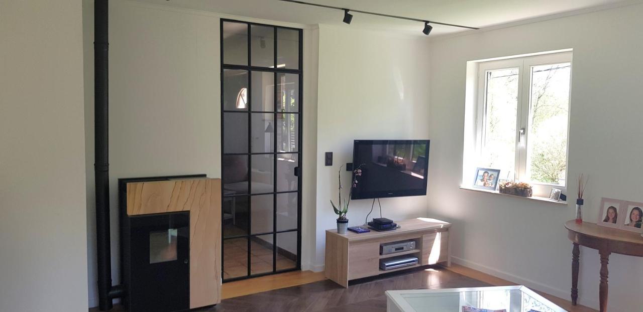 Tres Belle Villa 4 Facades Dans Quartier Vert Et Arbore - 5 Kms De นามูร์ ภายนอก รูปภาพ