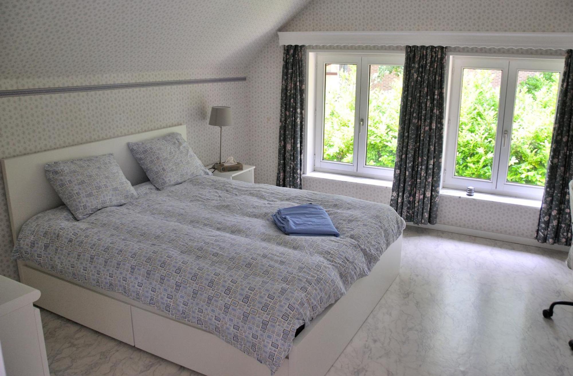 Tres Belle Villa 4 Facades Dans Quartier Vert Et Arbore - 5 Kms De นามูร์ ภายนอก รูปภาพ